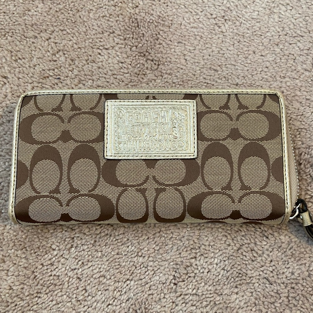 Coach Signature Accordion Zip Wallet in Khaki